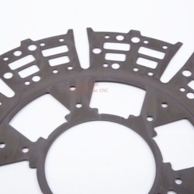 ورق طابع سفارشی خدمات فلزی دقت بالا 0.5mm 10mm ضخامت قطعات قطعات